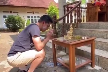 Kiatisuk đón Tết cổ truyền Thái Lan ở Việt Nam