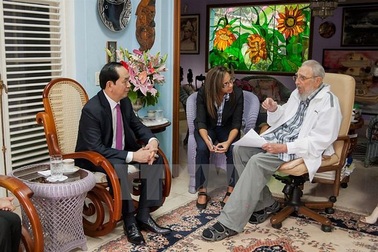 Lãnh tụ Cuba Fidel Castro với các vị lãnh đạo Việt Nam