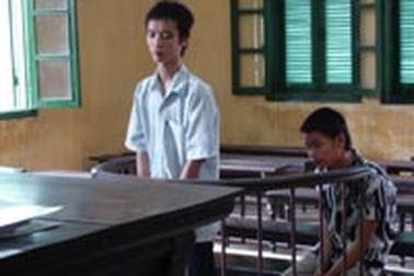 Vị thành niên cướp giật vẫn phải đi tù