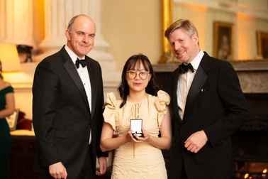 Nữ sinh Bình Định vượt qua các sinh viên toàn cầu, giành giải thưởng lớn