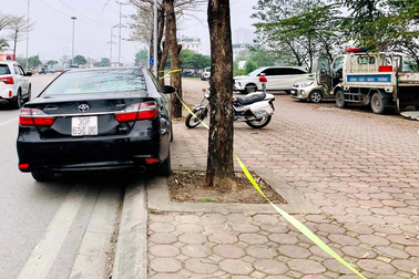 Hà Nội: Tài xế ô tô Camry vi phạm nồng độ cồn, dùng bằng lái mua trên mạng