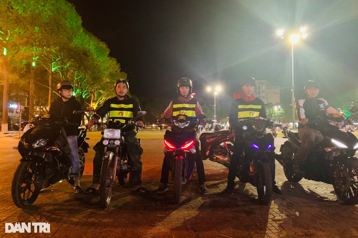 SOS Buôn Ma Thuột xuyên đêm làm việc... bao đồng - 1 SOS Buôn Ma Thuột xuyên đêm làm việc... bao đồng - 1
