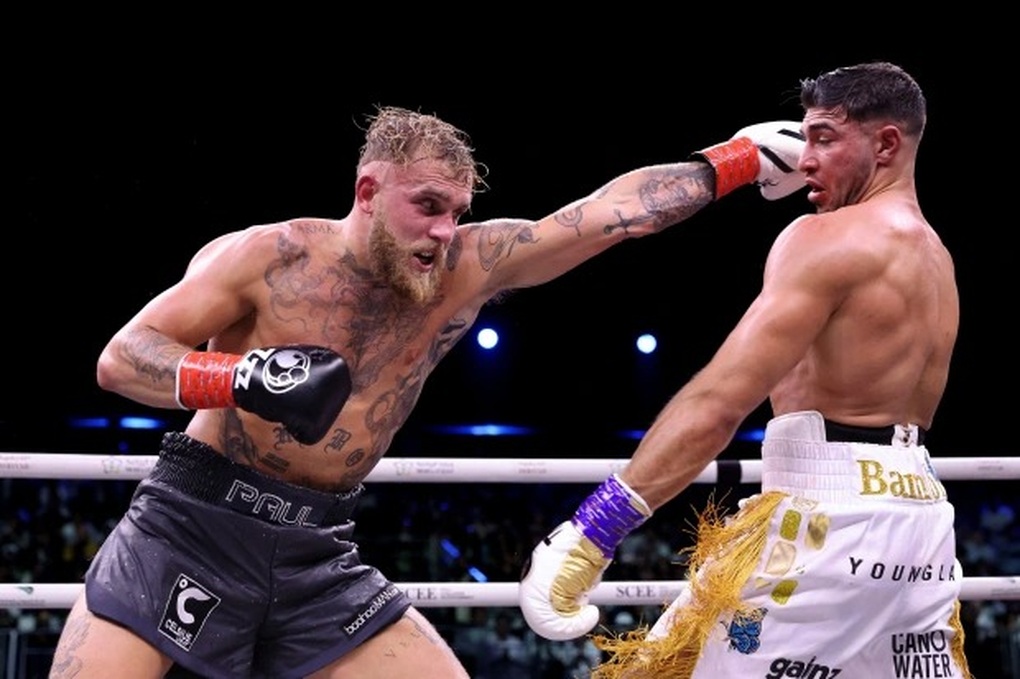 Tommy Fury giành chiến thắng tính điểm trước Youtuber Jake Paul - 3 Tommy Fury giành chiến thắng tính điểm trước Youtuber Jake Paul - 3