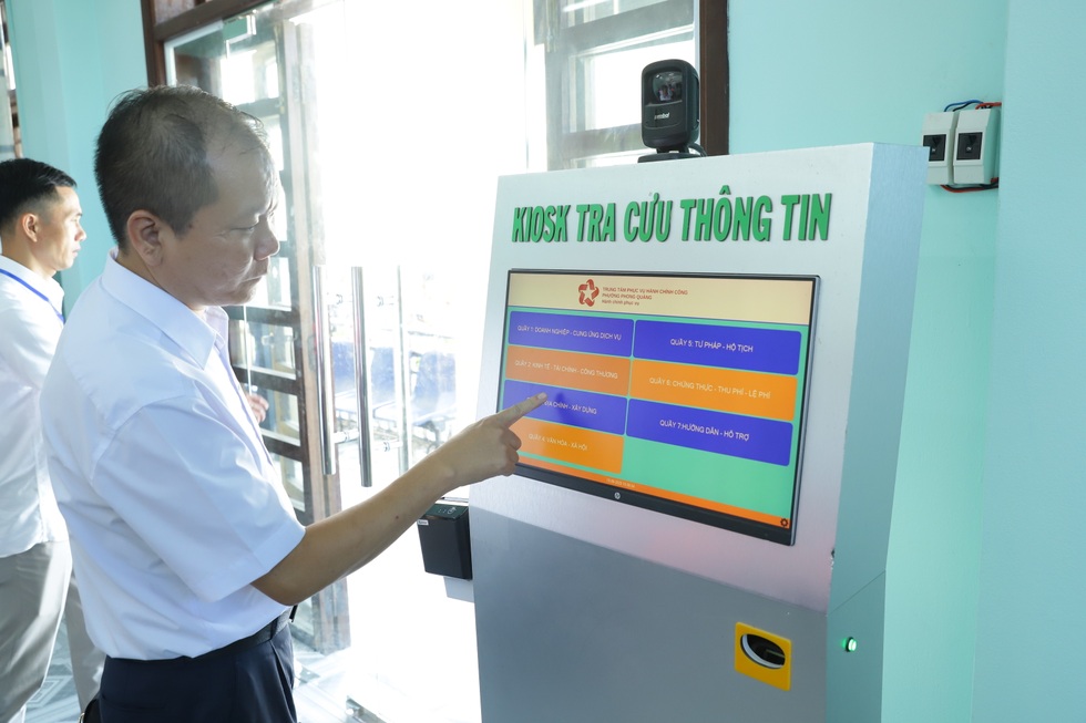 Về địa phương để thấy cán bộ cơ sở nỗ lực và trăn trở thế nào - 1 Về địa phương để thấy cán bộ cơ sở nỗ lực và trăn trở thế nào - 1