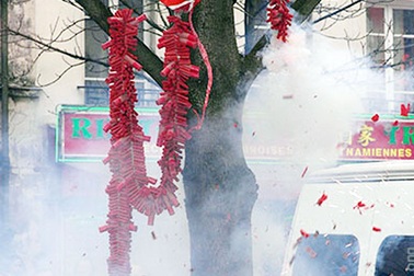 Bắt nhiều đối tượng đốt pháo trái phép