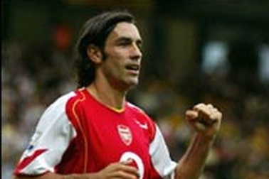 Pires sẽ không rời Arsenal vào tháng Giêng