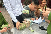 Nguồn gốc túi tiền 1,2 tỷ đồng "bị ném vào ô tô bà bán trứng"