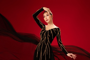 Hoa khôi cao 1,81m Diệu Ngọc diện áo dài khoe dáng chuẩn