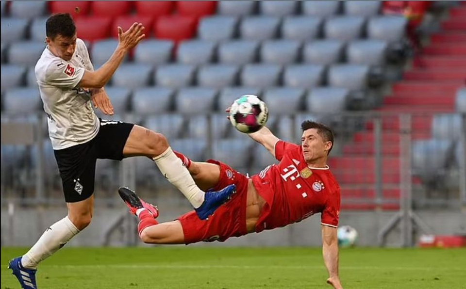 Lewandowski lập hat-trick, Bayern vô địch Bundesliga lần thứ 9 liên tiếp - 2