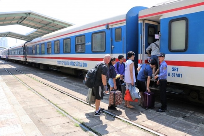 Tổng công ty Đường sắt Việt Nam tăng cường nhiều đoàn tàu khách từ TP Hồ Chí Minhh và Hà Nội đến các tỉnh trong thời gian từ ngày 28/4 - 4/5.