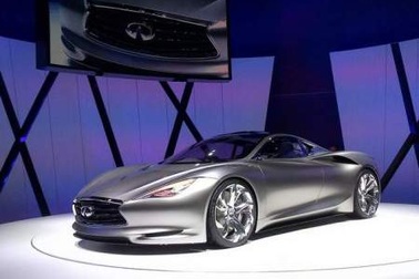 Các hãng xe sang Nhật tăng tốc