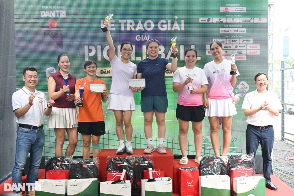 Đôi nữ VĐV tiết lộ bí quyết giành chức vô địch giải pickleball báo Dân trí - 6 Đôi nữ VĐV tiết lộ bí quyết giành chức vô địch giải pickleball báo Dân trí - 6