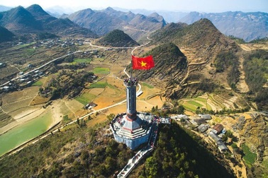 Chủ tịch huyện “không nghiêm túc” xử lý khai thác trái phép ở Cao nguyên đá Đồng Văn