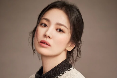 Rộ tin Song Hye Kyo đòi xóa ảnh vì bị chê già, nhà sản xuất nói gì?