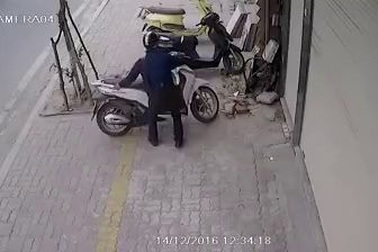 Chiếc xe SH Mode bị bẻ khóa và lấy cắp trong nháy mắt