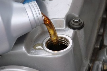 Thay dầu máy quá thường xuyên là lãng phí