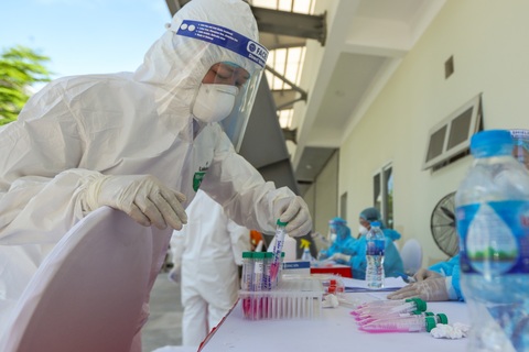 Chuyên gia Nigeria đến Việt Nam mắc Covid-19