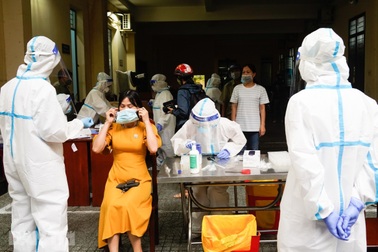 TPHCM: Gần 20.000 người phải cách ly vì dịch Covid-19