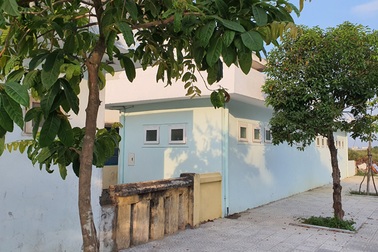 Điều tra vụ một học sinh lớp 5 bị “sàm sỡ” trong nhà vệ sinh