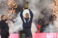 Kylian Mbappe trở thành chân sút xuất sắc nhất lịch sử PSG