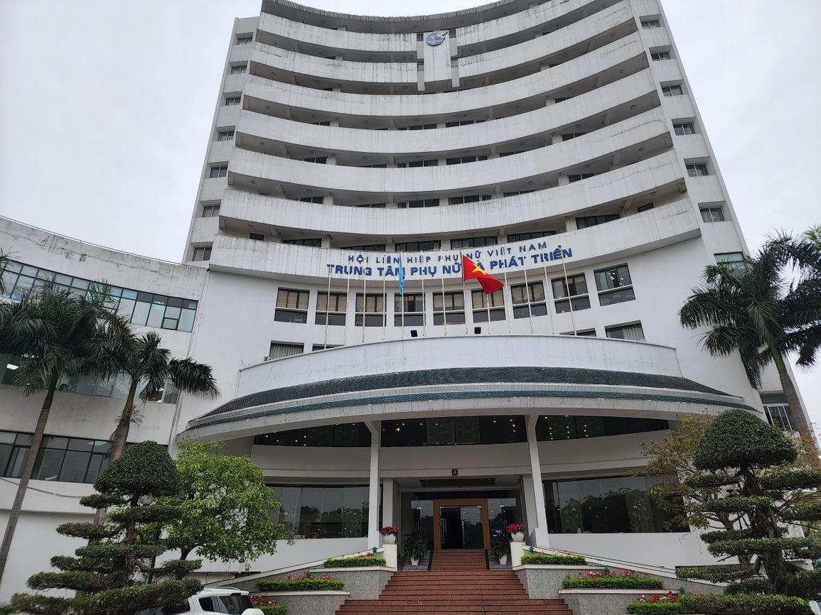 Vụ trưởng khoa ĐH bị tố cưỡng dâm: Ghi nhận từ nơi cô gái đang tạm lánh - 1 Vụ trưởng khoa ĐH bị tố cưỡng dâm: Ghi nhận từ nơi cô gái đang tạm lánh - 1