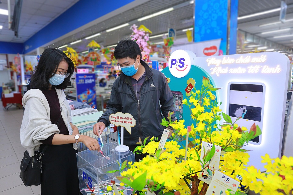 Tái chế bàn chải cũ thành chậu hoa, hoạt động thân thiện môi trường ý nghĩa dịp cuối năm - 4 Tái chế bàn chải cũ thành chậu hoa, hoạt động thân thiện môi trường ý nghĩa dịp cuối năm - 4