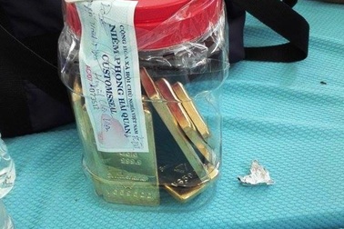 Khởi tố vụ án người phụ nữ Campuchia vận chuyển 8kg vàng vào Việt Nam