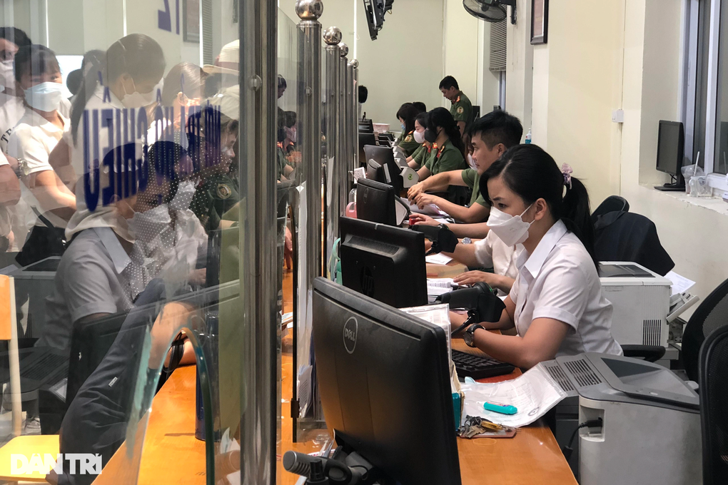 Hộ chiếu phổ thông mẫu mới mang đậm bản sắc Việt Nam - 3 Hộ chiếu phổ thông mẫu mới mang đậm bản sắc Việt Nam - 3