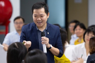 Tiến sĩ Stanford: "Học tiếng Anh bằng trải nghiệm thực tế"