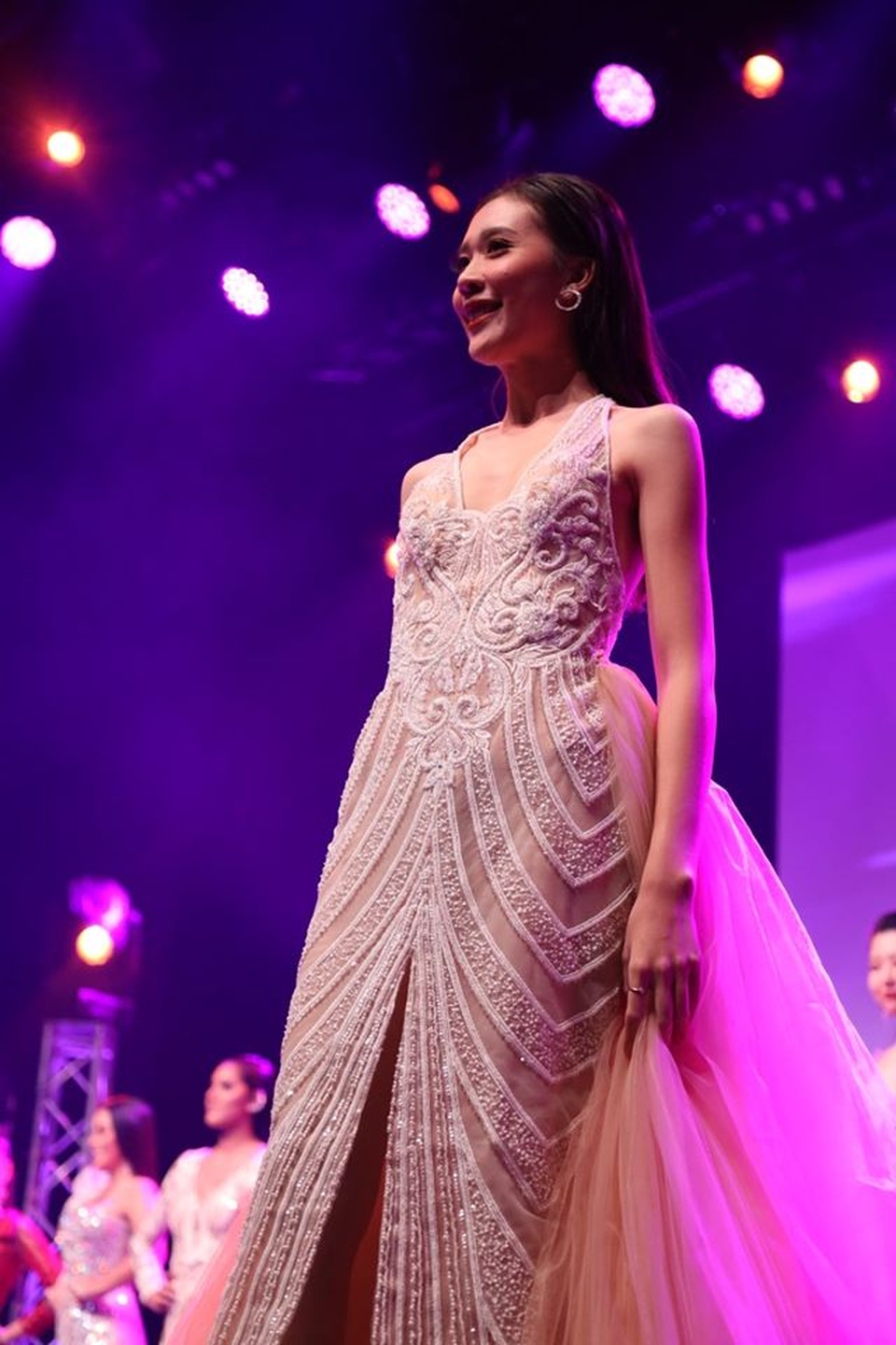 Hoa hậu thế giới 2019 công bố giải Top Model và Hoa hậu Truyền thông - 9 Hoa hậu thế giới 2019 công bố giải Top Model và Hoa hậu Truyền thông - 9