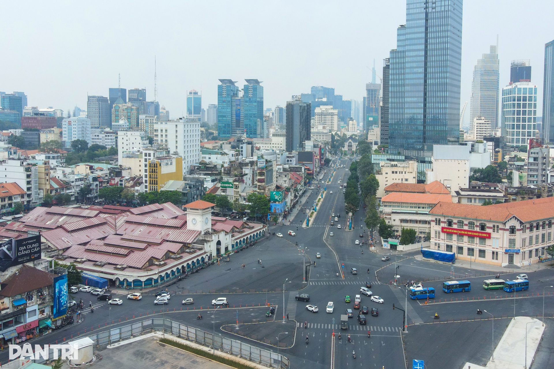 Diện mạo bùng binh Bến Thành sau hơn 100 năm - 8 Diện mạo bùng binh Bến Thành sau hơn 100 năm - 8