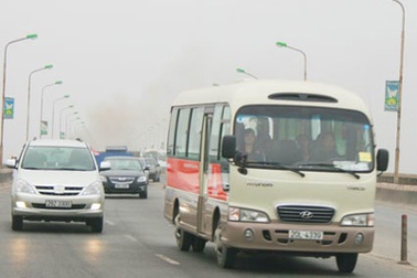 Tổng kiểm tra, “xe bị cấm” vẫn qua cầu Thăng Long