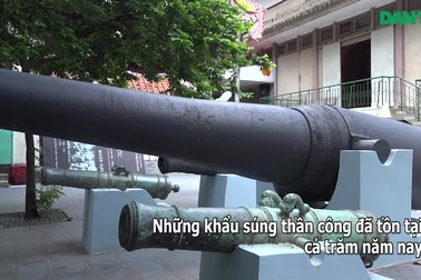 Súng thần công, đại bác cổ được trưng bày ở Sài Gòn