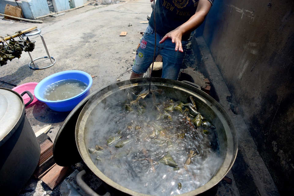 Bánh ú tro.jpg Bánh ú tro.jpg