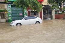 Cần Thơ: Triều cường gây ngập nhiều tuyến phố