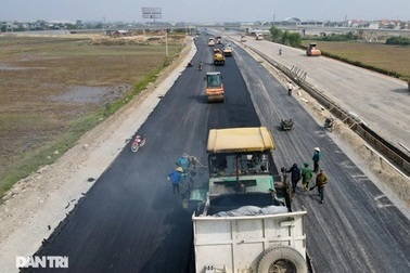 Bộ trưởng GTVT: Tiến độ cao tốc Bắc - Nam đừng để "chậm như rùa"