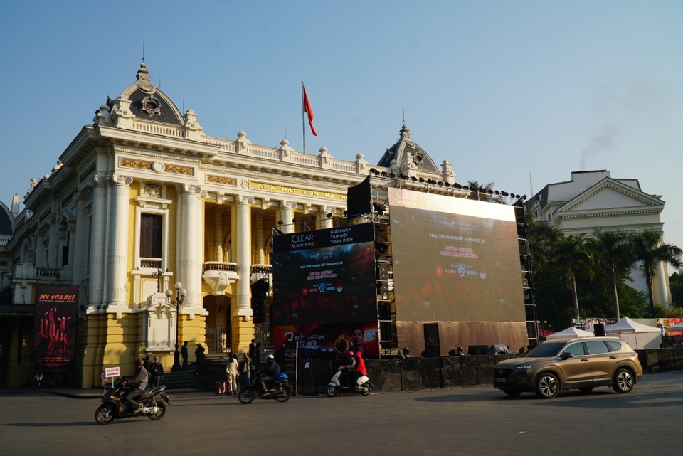 Ba màn hình khổng lồ phục vụ khán giả trận U22 Việt Nam - U22 Indonesia - 10