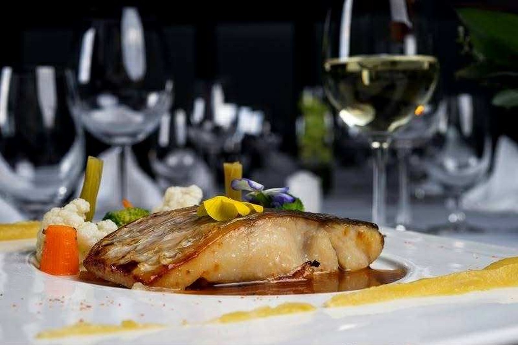 Top 5 Saigon riverside restaurants attract customers thanks to beautiful scenery and delicious food - 10 Top 5 nhà hàng ven sông Sài Gòn hút khách nhờ cảnh đẹp, món ngon - 10