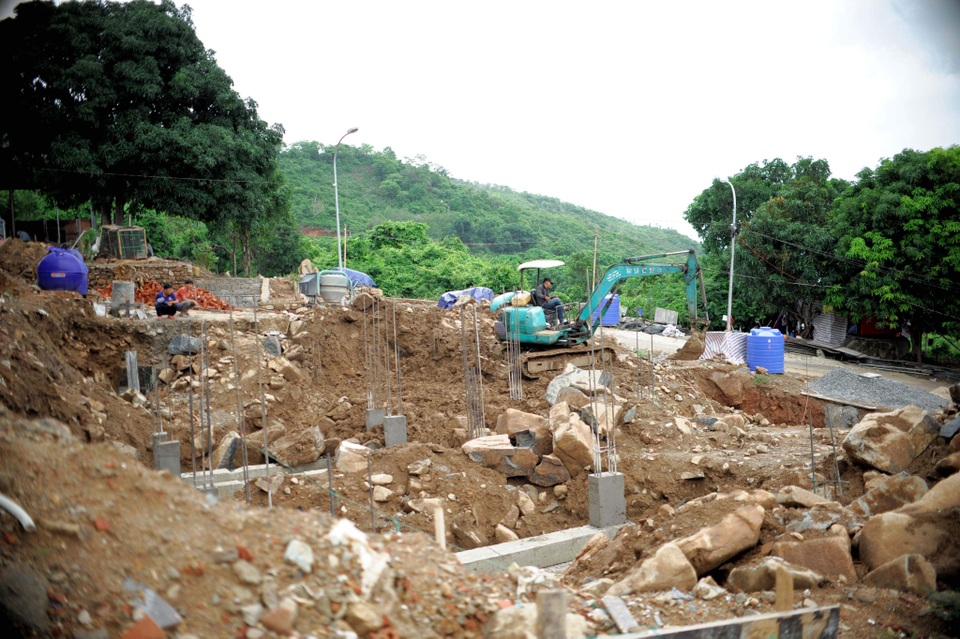 Cận cảnh dự án đua nhau rào chắn, bao vây xẻ thịt núi Cô Tiên ở Nha Trang - 4