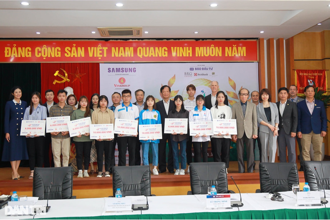 Giải Golf vì trẻ em lần thứ 15: Hơn 2,3 tỷ đồng sẽ đến với trẻ em nghèo - 4 Giải Golf vì trẻ em lần thứ 15: Hơn 2,3 tỷ đồng sẽ đến với trẻ em nghèo - 4