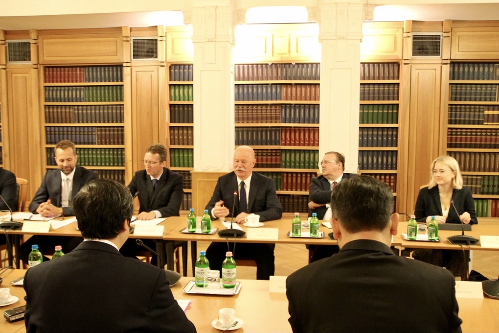 Đề nghị mở thêm chương trình đào tạo tiếng Hungary tại Việt Nam - 3 Đề nghị mở thêm chương trình đào tạo tiếng Hungary tại Việt Nam - 3