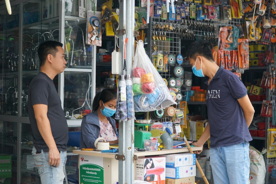 Người dân nội thành không nuốt nổi cơm vì mùi rác thải - 6 Người dân nội thành không nuốt nổi cơm vì mùi rác thải - 6