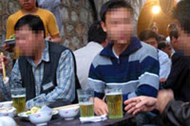 Nhiều vụ án đau lòng do... quá chén