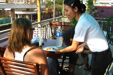 Du học sinh làm thêm: Tự lập nơi đất khách