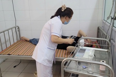 Nhiều người nhập viện cấp cứu nghi bị ngộ độc thực phẩm sau bữa trưa