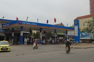 Dùng dao đâm chết người vì xích mích lúc đổ xăng