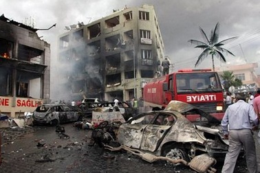 Đánh bom kép đẫm máu gần biên giới Thổ Nhĩ Kỳ-Syria, 43 người chết