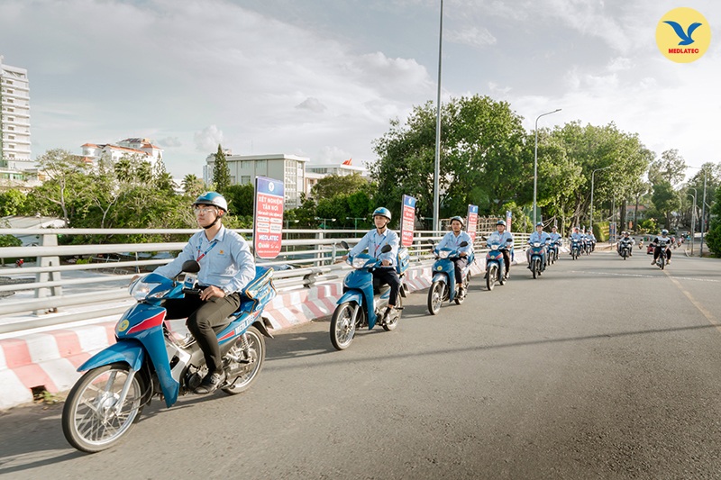Lấy mẫu xét nghiệm tận nơi: Dịch vụ 30 năm chăm sóc sức khỏe người Việt - 5 Lấy mẫu xét nghiệm tận nơi: Dịch vụ 30 năm chăm sóc sức khỏe người Việt - 5
