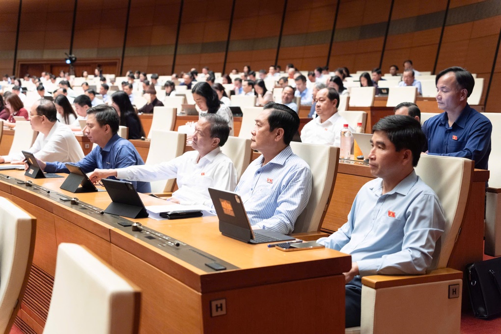 Đề xuất hạn chế tạm giam, bổ sung biện pháp giám sát điện tử - 2 Đề xuất hạn chế tạm giam, bổ sung biện pháp giám sát điện tử - 2