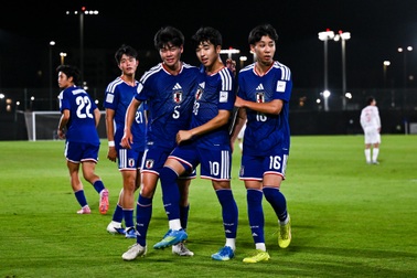 Chơi hơn người, U17 Nhật Bản thắng tưng bừng và lọt vào bán kết